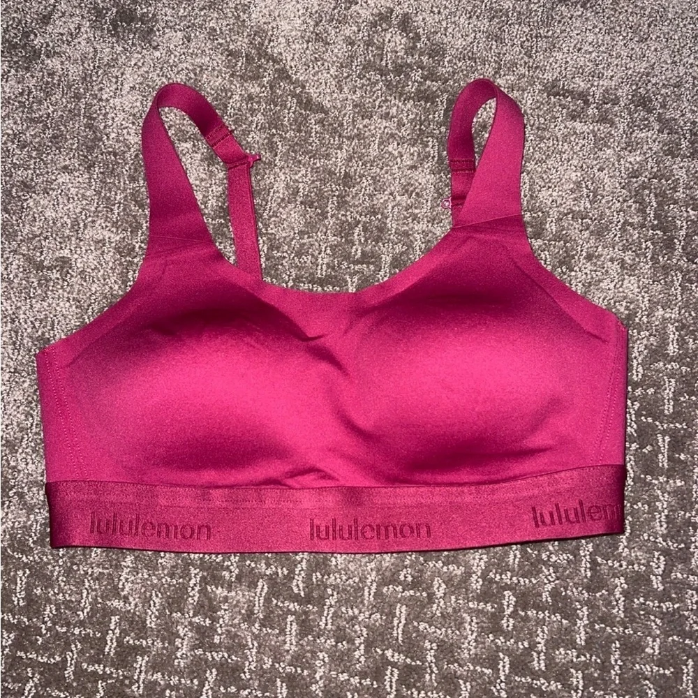 Lululemon padded sports bra - Picture 1 of 3